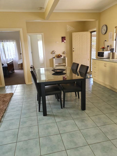 Super Central Location - Accommodation Tasmania 0