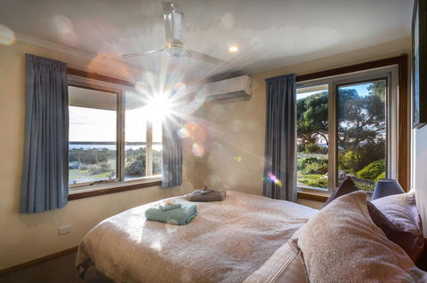Southern Ocean Lookout - Accommodation Tasmania 4