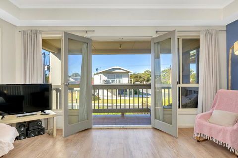 The Lighthouse - Port Willunga - C21 SouthCoast Holidays - Accommodation Tasmania 2