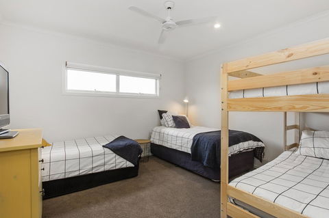 Sea View At Silver Sands - C21 SouthCoast Holidays - Accommodation Tasmania 9