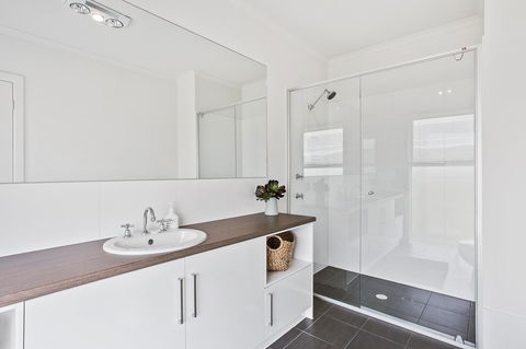 Sea View At Silver Sands - C21 SouthCoast Holidays - Accommodation Tasmania 12