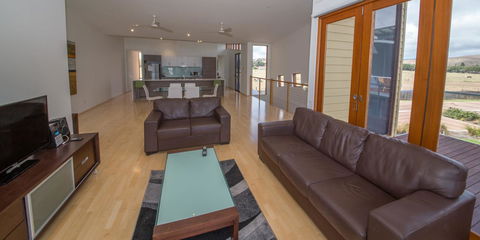 South Shores Yellowfin Villa 96 - South Shores Normanville - Accommodation Tasmania 1