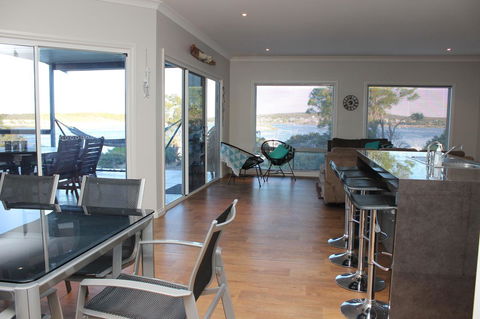 Waterfront On Osprey - Accommodation Tasmania 7