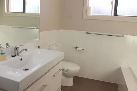 Waterfront On Osprey - Accommodation Tasmania 24