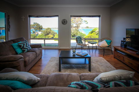 Waterfront On Osprey - Accommodation Tasmania 2