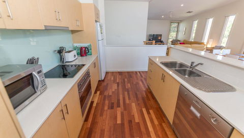 South Shores Villa 31 - South Shores Normanville - Accommodation Tasmania 4