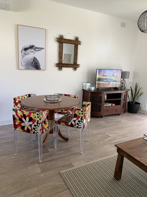 Sunshine Four - Accommodation Tasmania 3