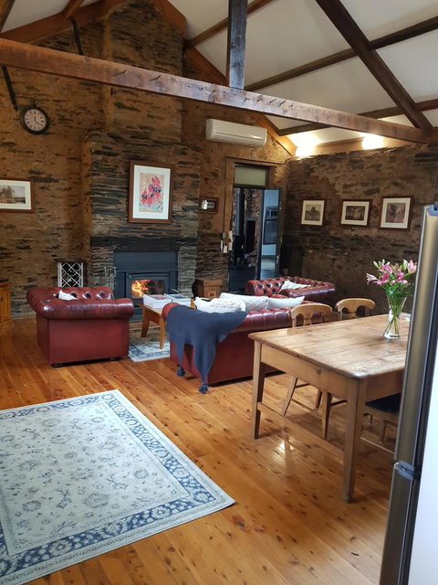William Hunt's Retreat - Cypress Studio - Accommodation Tasmania 9