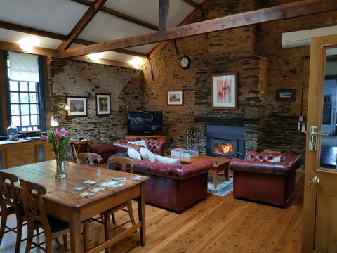 William Hunt's Retreat - Cypress Studio - Accommodation Tasmania 0
