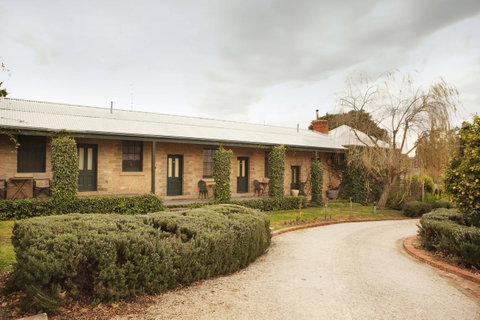 The Rising Sun Hotel - Accommodation Tasmania 6