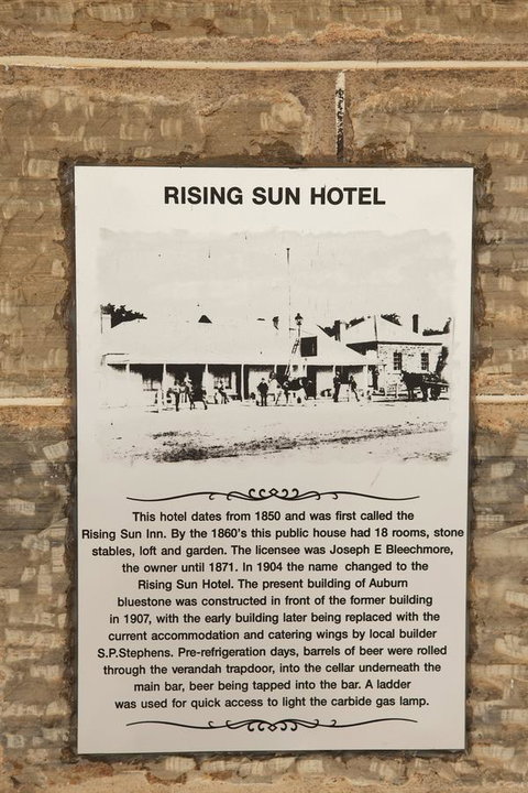 The Rising Sun Hotel - Accommodation Tasmania 3