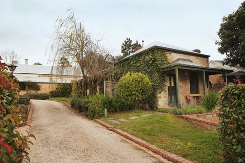 The Rising Sun Hotel - Accommodation Tasmania 9