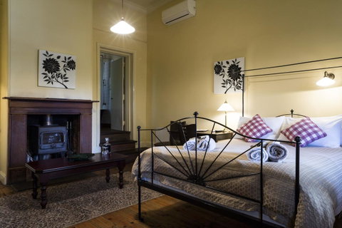 The Rising Sun Hotel - Accommodation Tasmania 11