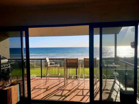 Luxurious 3 Bedroom Beachfront - Panoramic Views - Accommodation Tasmania 3