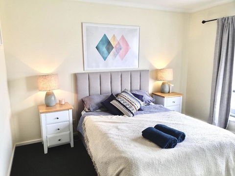 Luxurious 3 Bedroom Beachfront - Panoramic Views - Accommodation Tasmania 7
