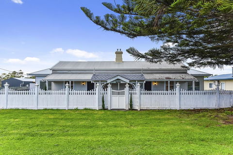 Railway Cottage In Beachport - Accommodation Tasmania 4