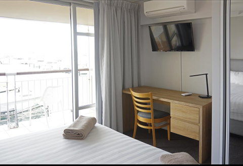 Oceanside 23 - Accommodation Tasmania 10