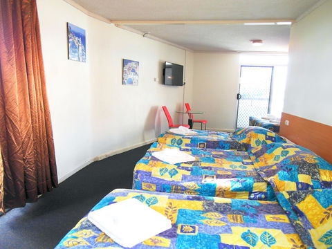 Econo Lodge Rivervale - Accommodation Tasmania 24