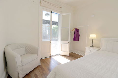 Stunning Terrace In Centennial Park - Accommodation Tasmania 6