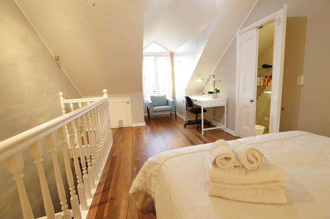 Stunning Terrace In Centennial Park - Accommodation Tasmania 14