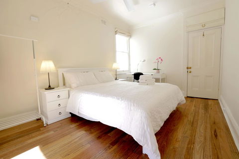 Stunning Terrace In Centennial Park - Accommodation Tasmania 9