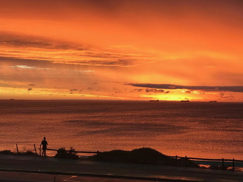 Cottesloe Beachfront Ocean View Apartment - Accommodation Tasmania 14