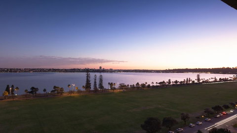 Crowne Plaza Perth, An IHG Hotel - Accommodation Tasmania 1