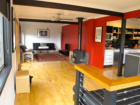 Pendeli Beach House - Accommodation Tasmania 2