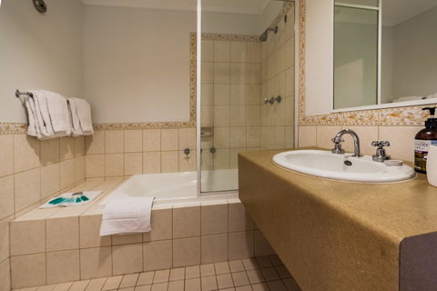 Central City Exclusive Apartments - Accommodation Tasmania 17