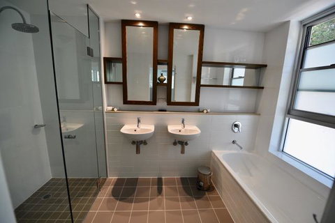 East On Byron - Accommodation Tasmania 18