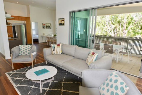 East On Byron - Accommodation Tasmania 24