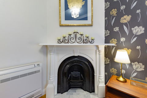 Heritage Townhouse Near Harbour Bridge - Accommodation Tasmania 8