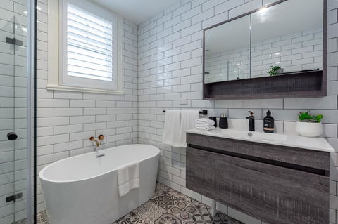 Heritage Townhouse Near Harbour Bridge - Accommodation Tasmania 9