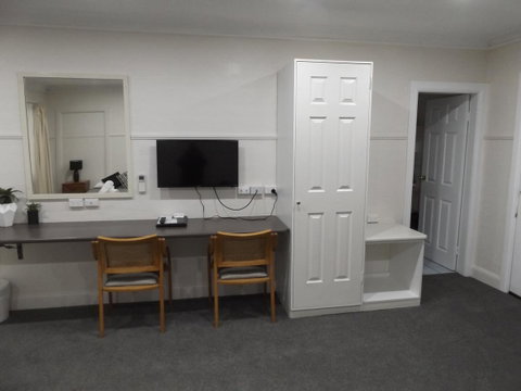 Ben Chifley Motor Inn - Accommodation Tasmania 6