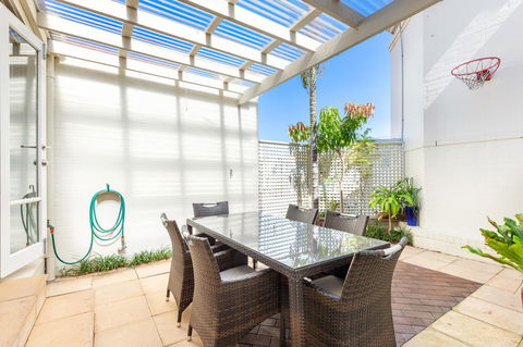 Kensington Self-Contained Modern House (89BROM) - Accommodation Tasmania 9