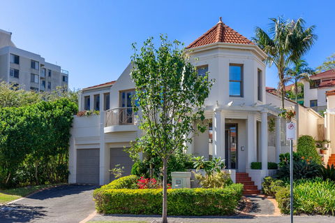 Kensington Self-Contained Modern House (89BROM) - Accommodation Tasmania 0