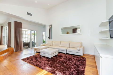 Kensington Self-Contained Modern House (89BROM) - Accommodation Tasmania 16