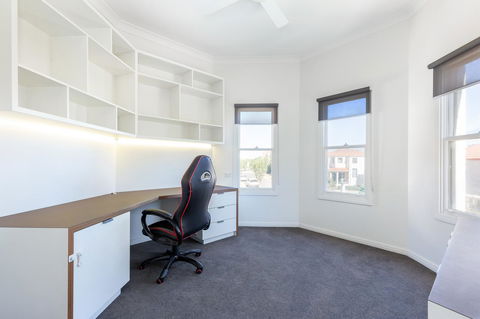 Kensington Self-Contained Modern House (89BROM) - Accommodation Tasmania 11