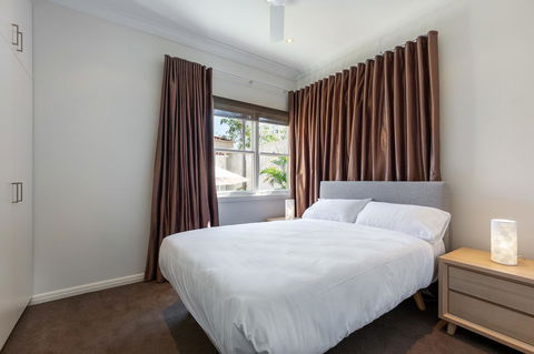 Kensington Self-Contained Modern House (89BROM) - Accommodation Tasmania 20