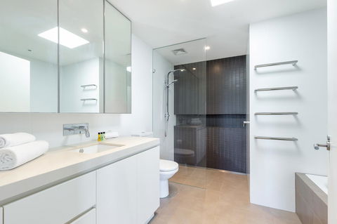 Kensington Self-Contained Modern House (89BROM) - Accommodation Tasmania 10