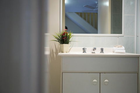 Byron Central Apartments - Accommodation Tasmania 2