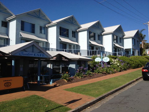 Breakers Apartments - Accommodation Tasmania 0