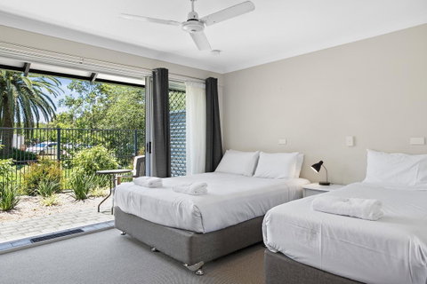 The Park Hotel Motel, Suffolk Park - Accommodation Tasmania 7