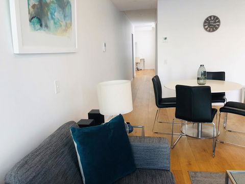 Wyndel Apartments Neutral Bay - Military - Accommodation Tasmania 5