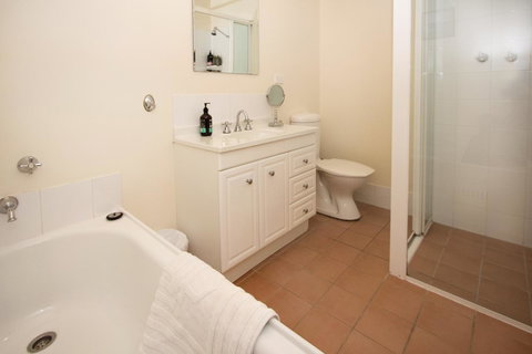 Stay In Mudgee The Grove, The Church, And Premium Private Homestead - Accommodation Tasmania 16
