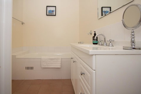 Stay In Mudgee The Grove, The Church, And Premium Private Homestead - Accommodation Tasmania 34