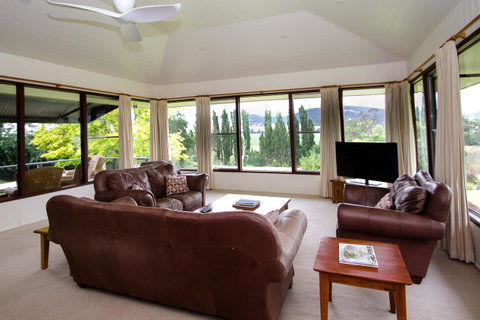 Stay In Mudgee The Grove, The Church, And Premium Private Homestead - Accommodation Tasmania 0