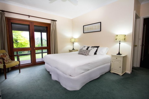 Stay In Mudgee The Grove, The Church, And Premium Private Homestead - Accommodation Tasmania 15