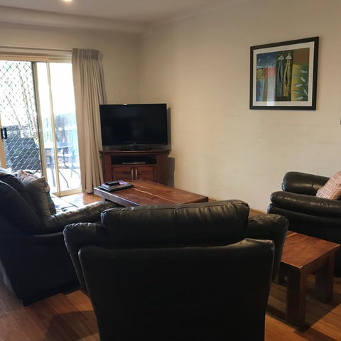 Mariner Bay Apartments - Accommodation Tasmania 8