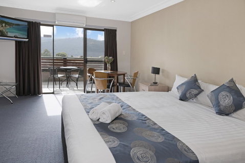 Banjo Paterson Inn - Accommodation Tasmania 1
